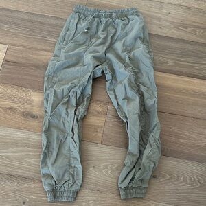 Wilo the Label Parachute Pants olive green xs